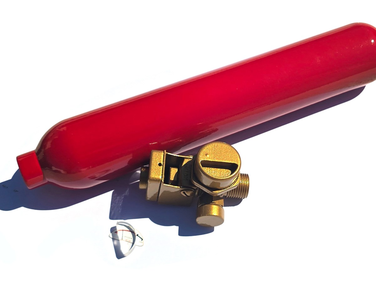 OxigenBottleCutoutOnWhite(Disassembled)